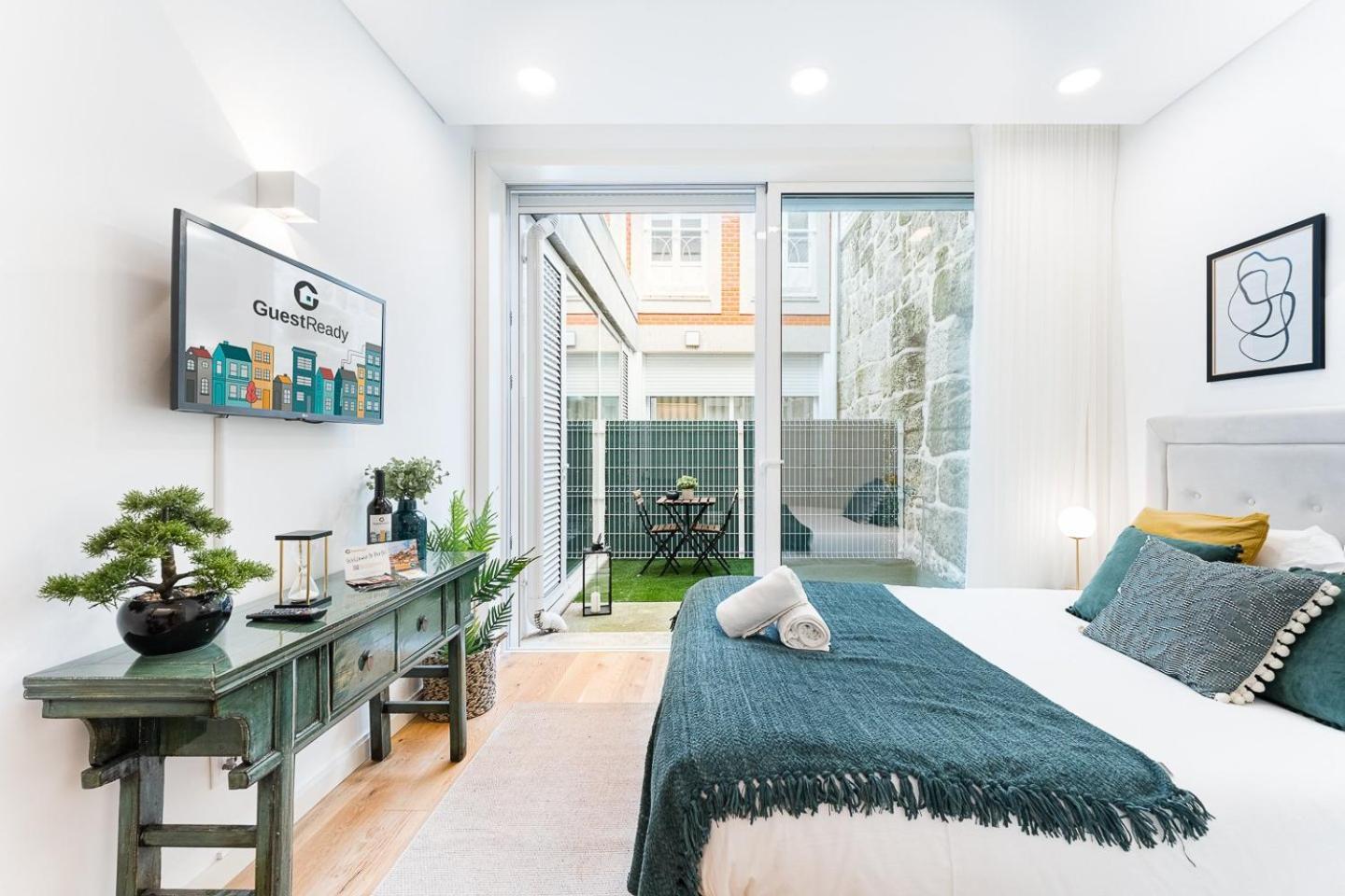 Guestready - Contemporary Studio In Порту Экстерьер фото